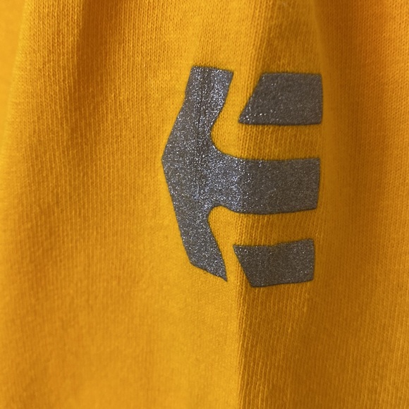 Medium, yellow OG Etnies shirt. - Picture 4 of 5